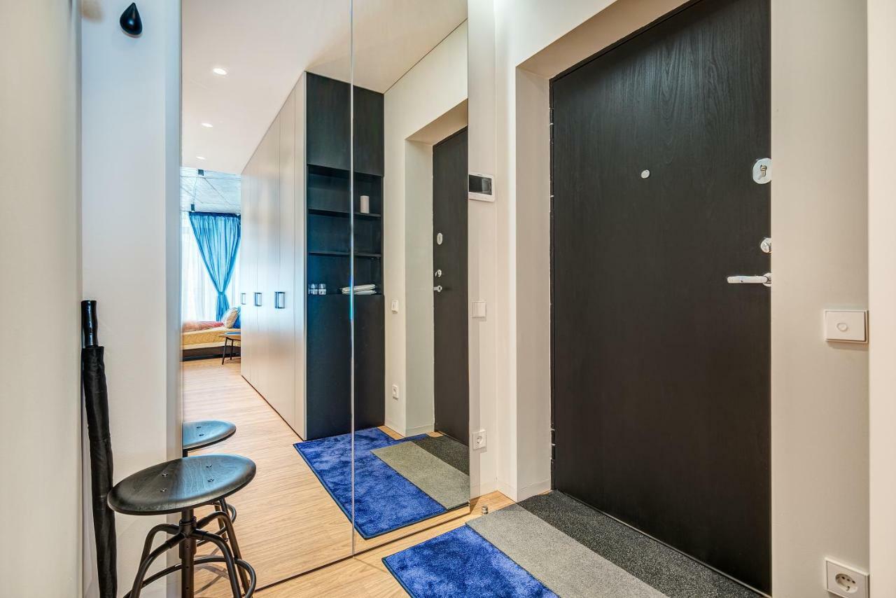 Happy Inn Gold Studio, Self Check-In, Parking In The Underground Garage ヴィリニュス エクステリア 写真