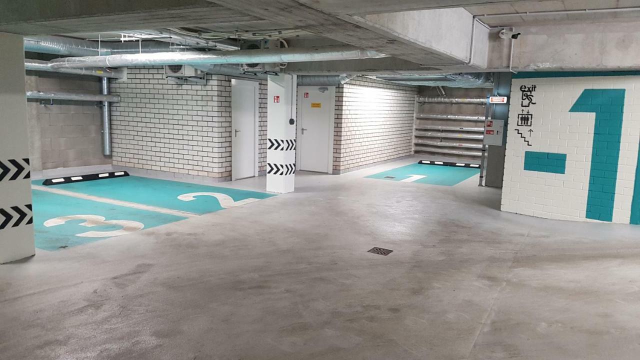 Happy Inn Gold Studio, Self Check-In, Parking In The Underground Garage ヴィリニュス エクステリア 写真